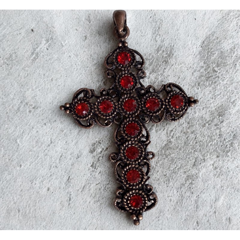 Pendentif croix rouge