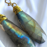 Boucles d'oreille NÆLIS – labradorite multicolores